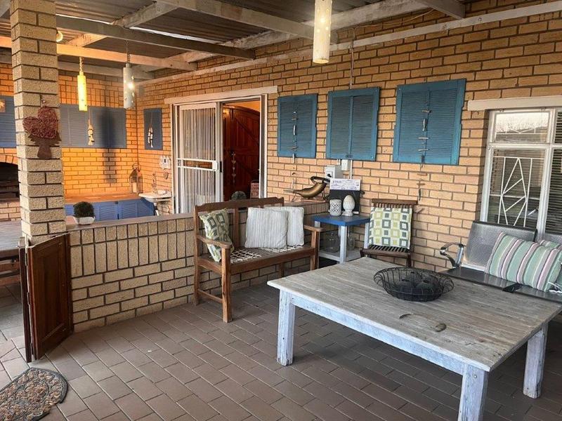 4 Bedroom Property for Sale in Ladybrand Free State